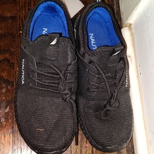 New! Nautica Boy's kids Kappil Lace Up Closure Solid Black Sneakers Size 1 NWT!!